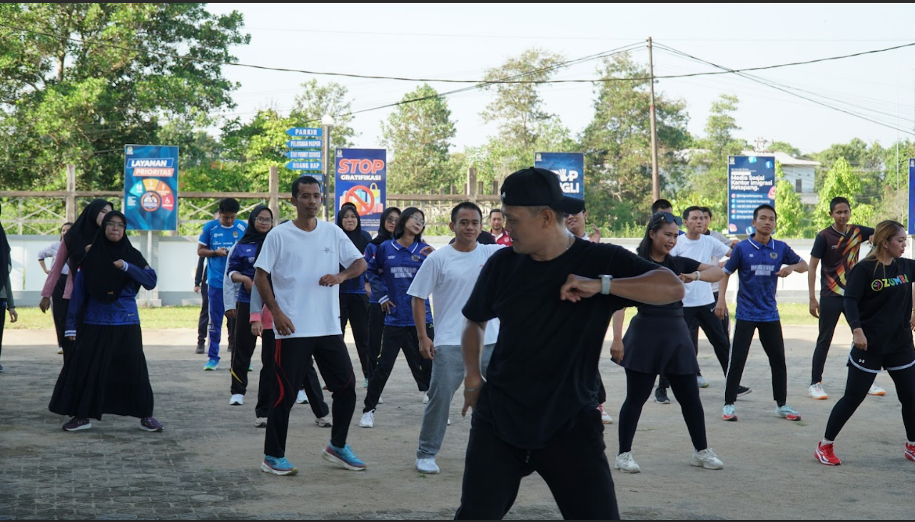 Jaga Kebugaran dan Kekompakan, Kantor Imigrasi Ketapang Gelar Senam Pagi Bersama