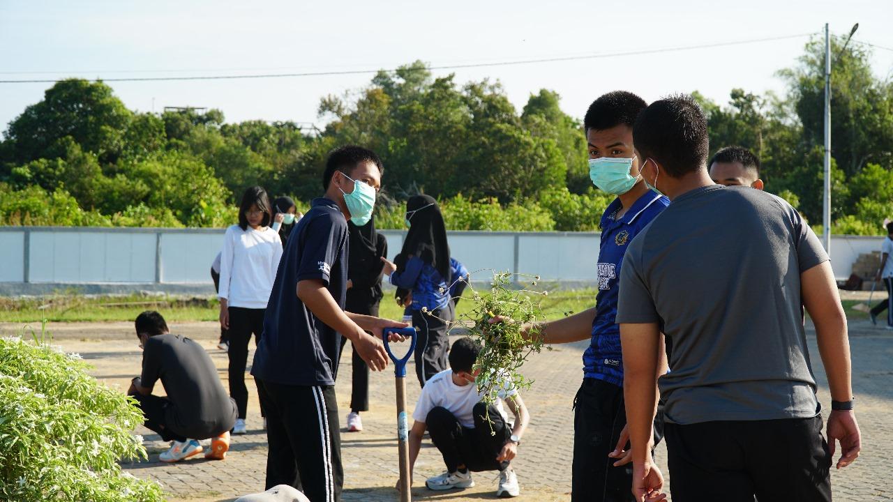 Jaga Kebersihan dan Ciptakan Lingkungan Kerja yang Nyaman, Imigrasi Ketapang Laksanakan Kurve Lapangan