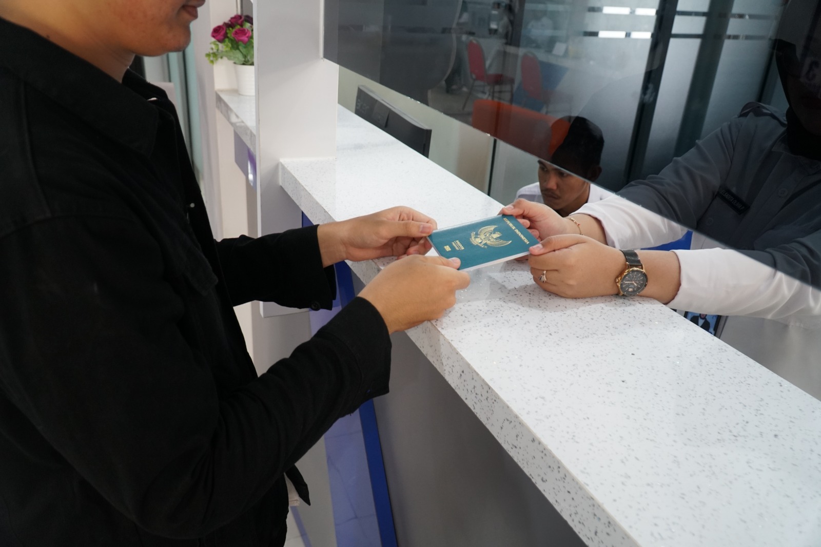 Surat Kuasa Pengambilan Paspor: Solusi Jika Tidak Bisa Hadir di Kantor Imigrasi Ketapang